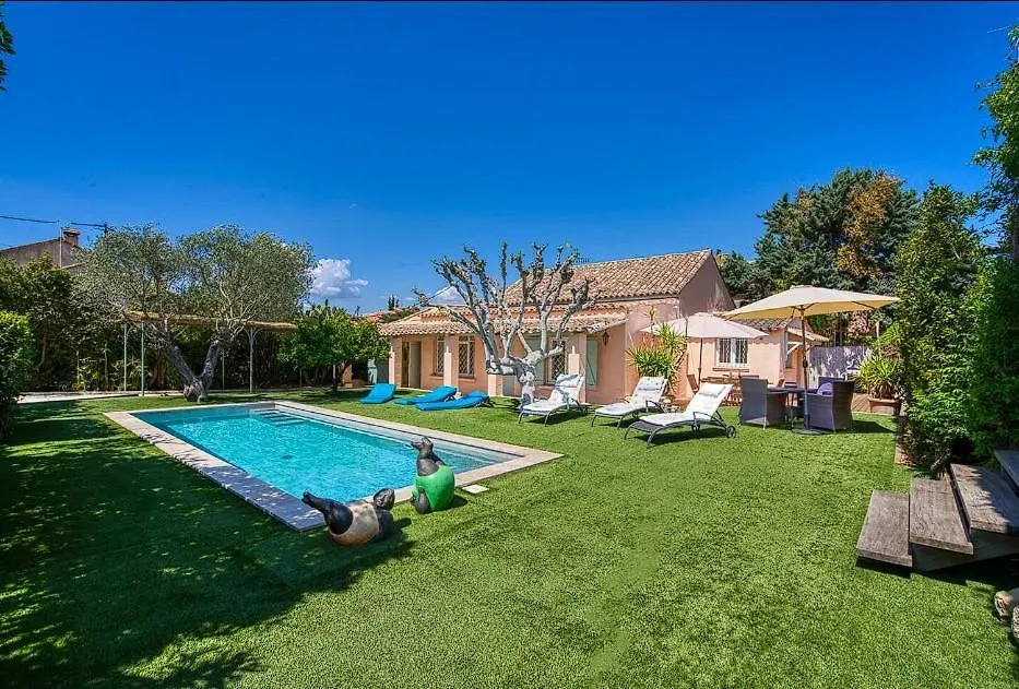 Beautifulwith A Swimming Pool! Apartment Saint-Tropez France